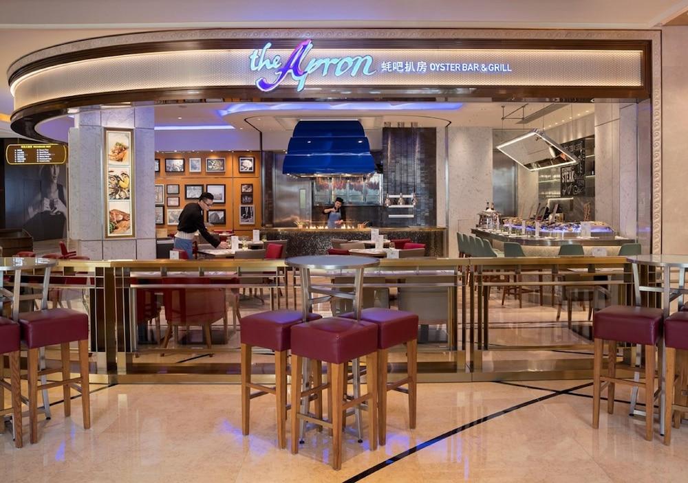 restaurant cafeteria