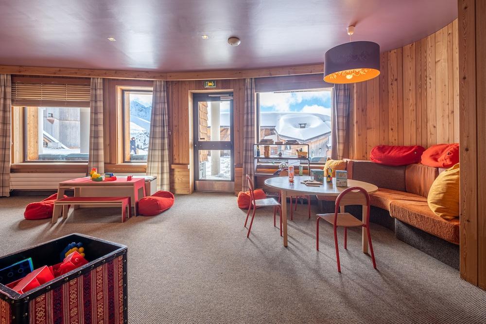 lounge