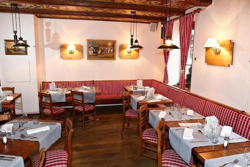 restaurant-cafeteria