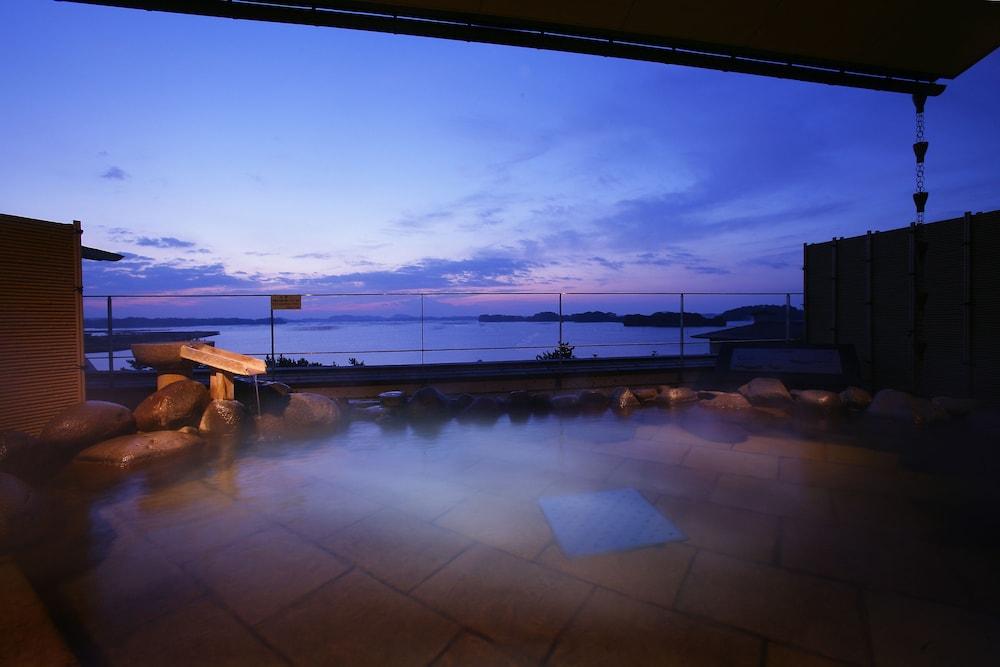 swimming pool spa