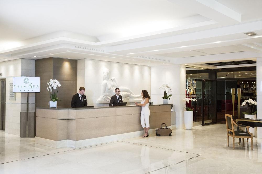 lobby