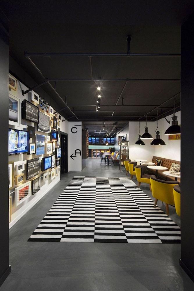restaurant-cafeteria