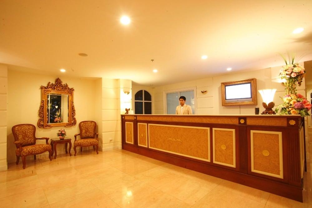 lobby