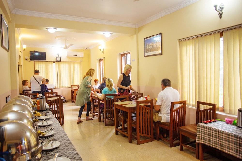 restaurant-cafeteria