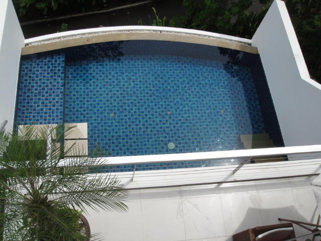 swimming pool spa