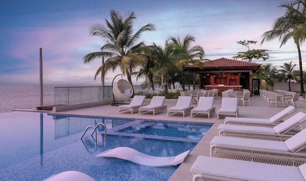 swimming pool spa