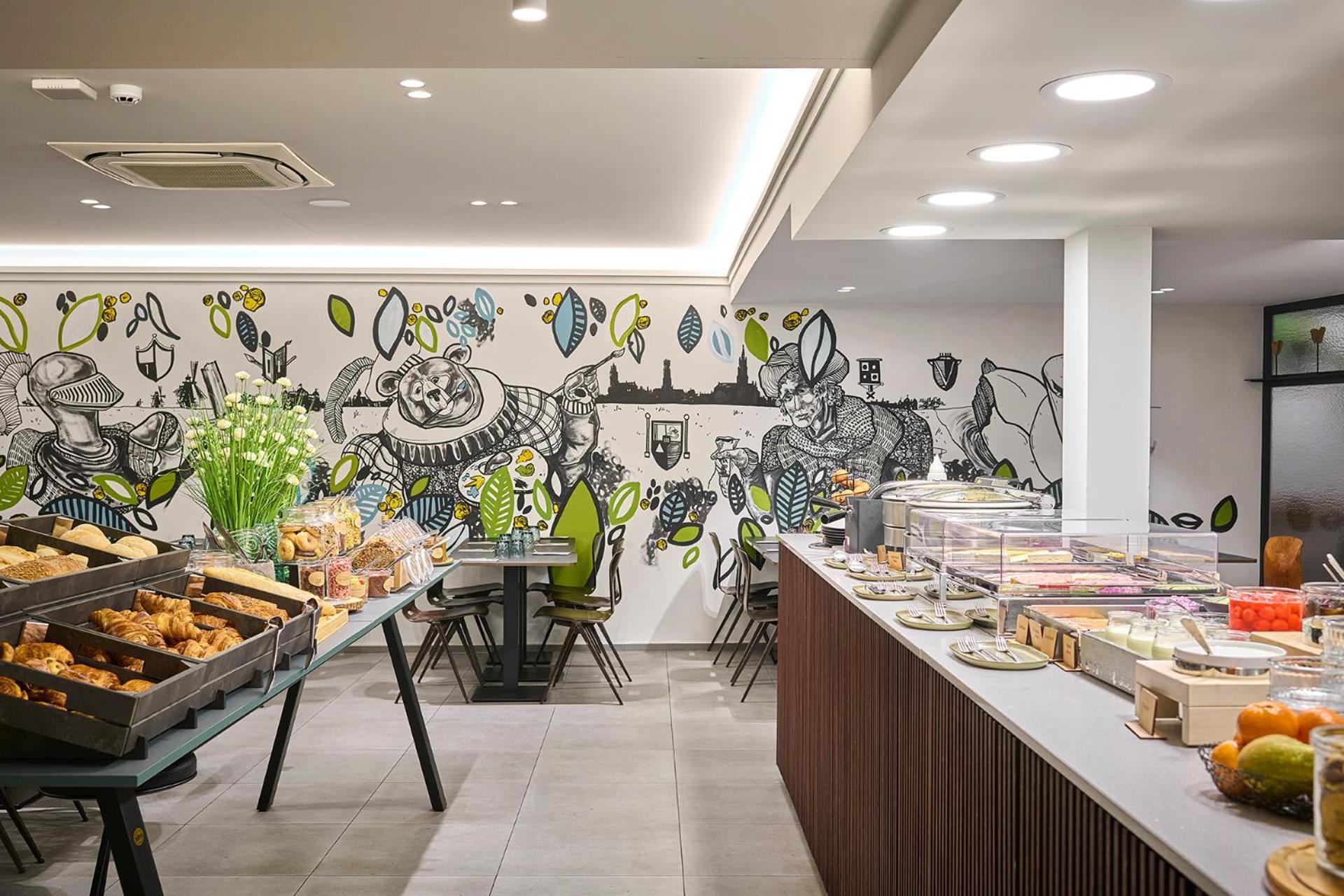 restaurant cafeteria