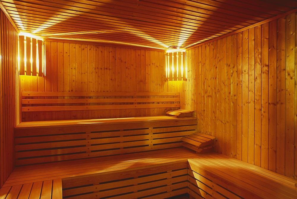 swimming pool spa