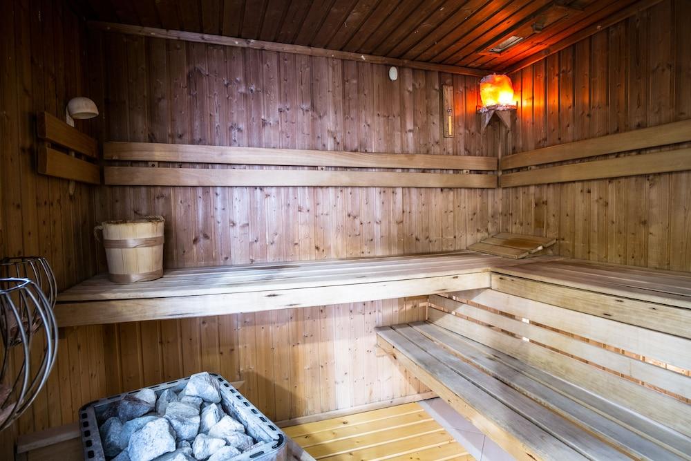 swimming pool spa