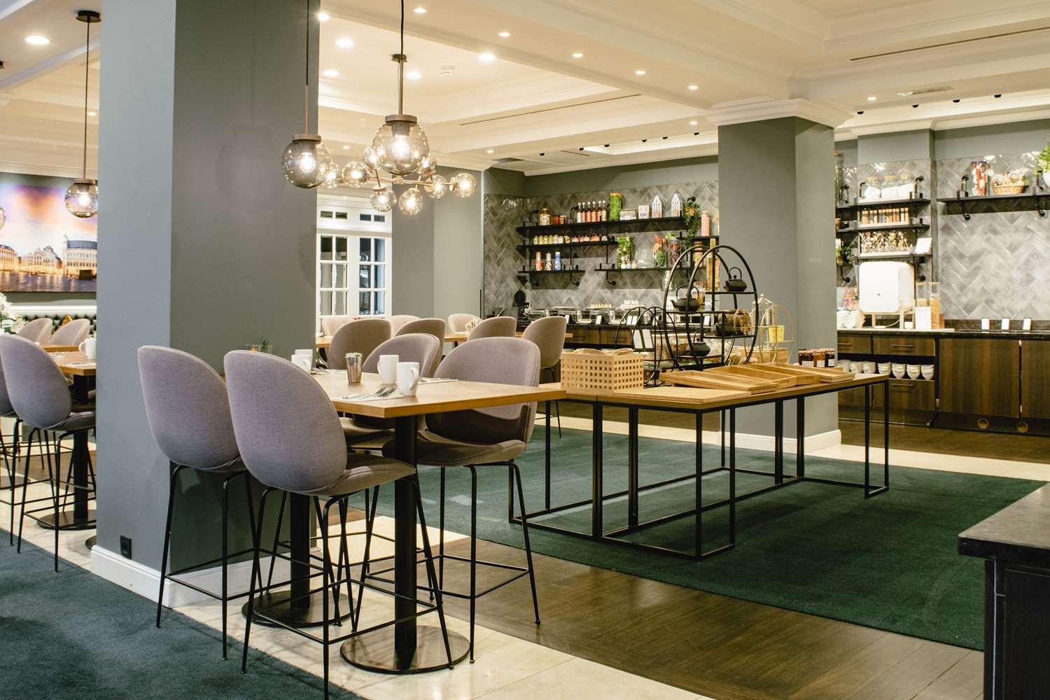 restaurant cafeteria