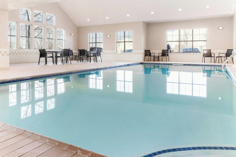 swimming pool spa