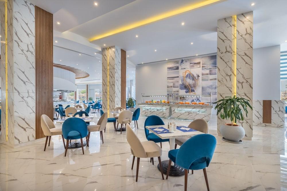 restaurant cafeteria
