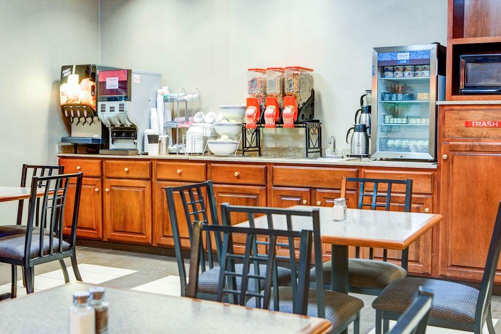 restaurant cafeteria