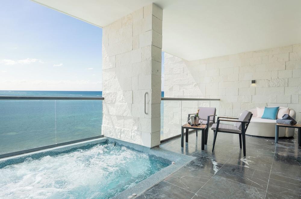 swimming pool spa