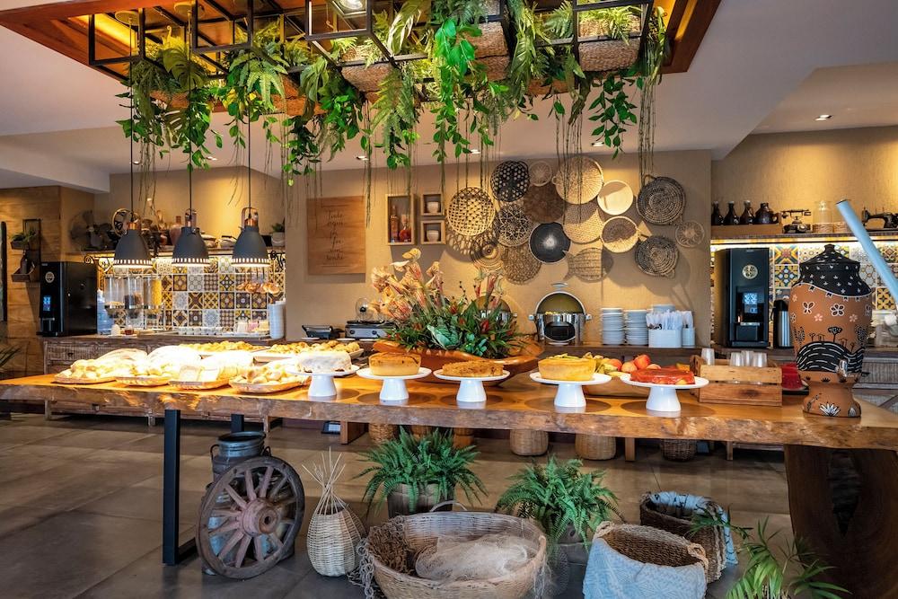 restaurant cafeteria