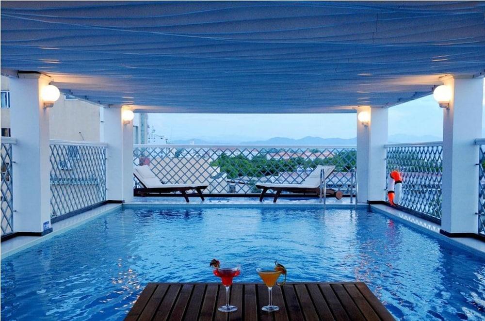 swimming pool spa