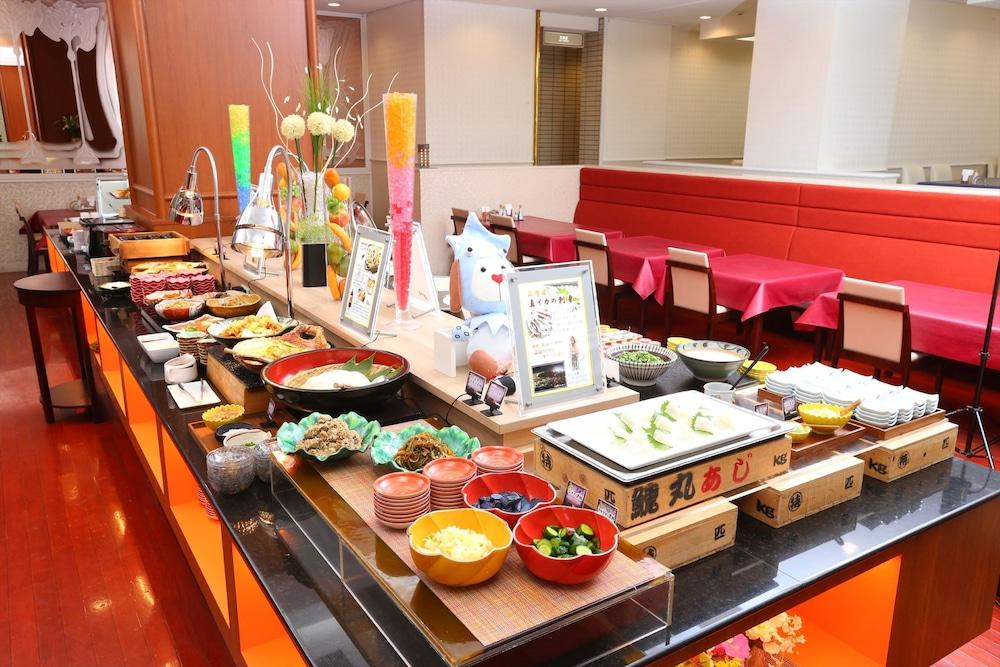 restaurant cafeteria