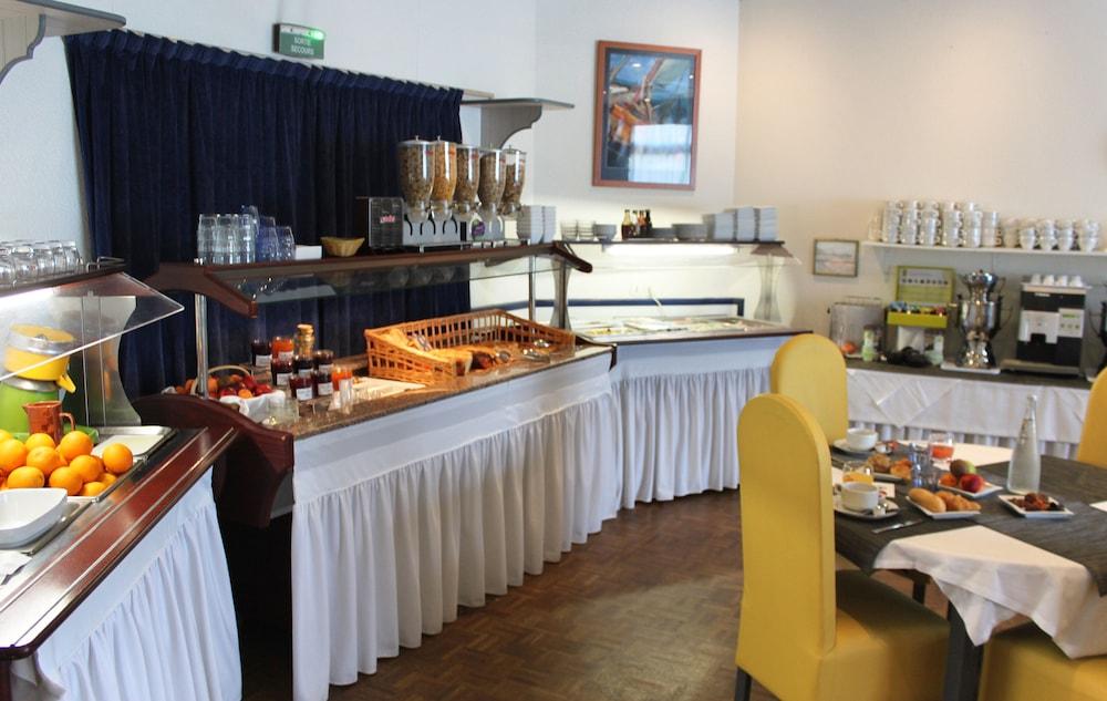 restaurant cafeteria