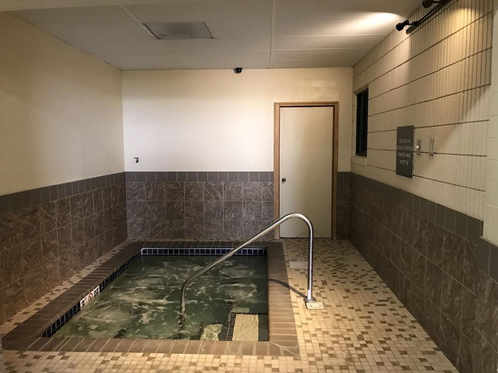 swimming pool spa