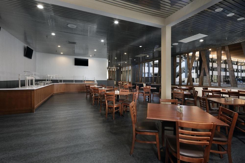 restaurant cafeteria
