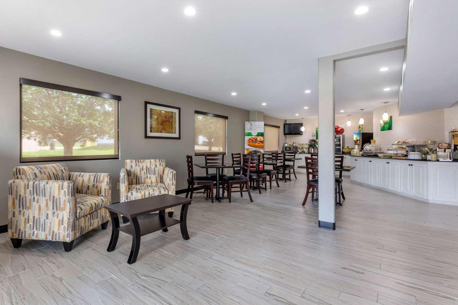 restaurant cafeteria