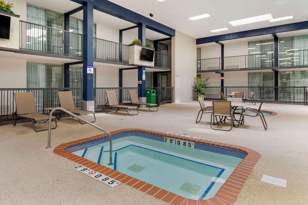 swimming pool spa