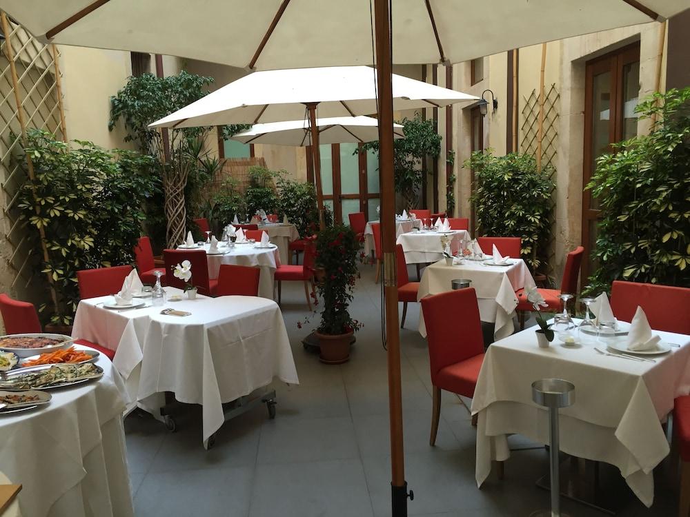 restaurant-cafeteria