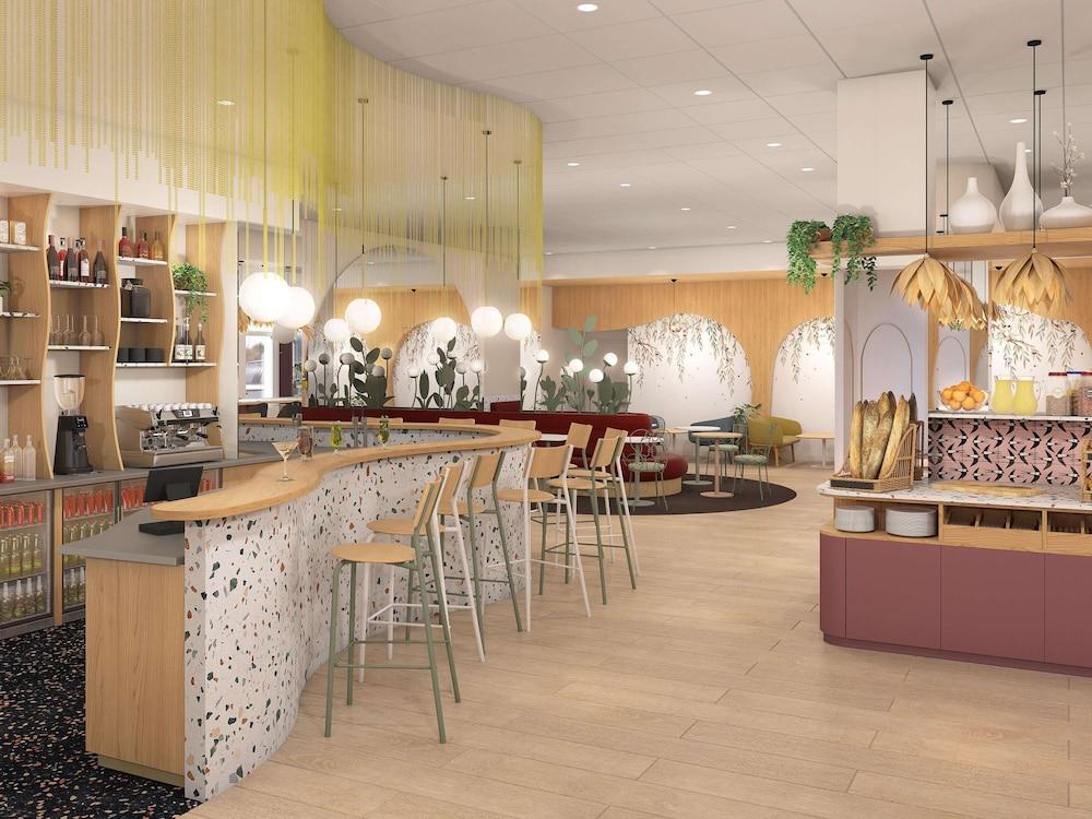 restaurant cafeteria