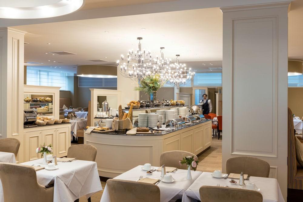 restaurant cafeteria