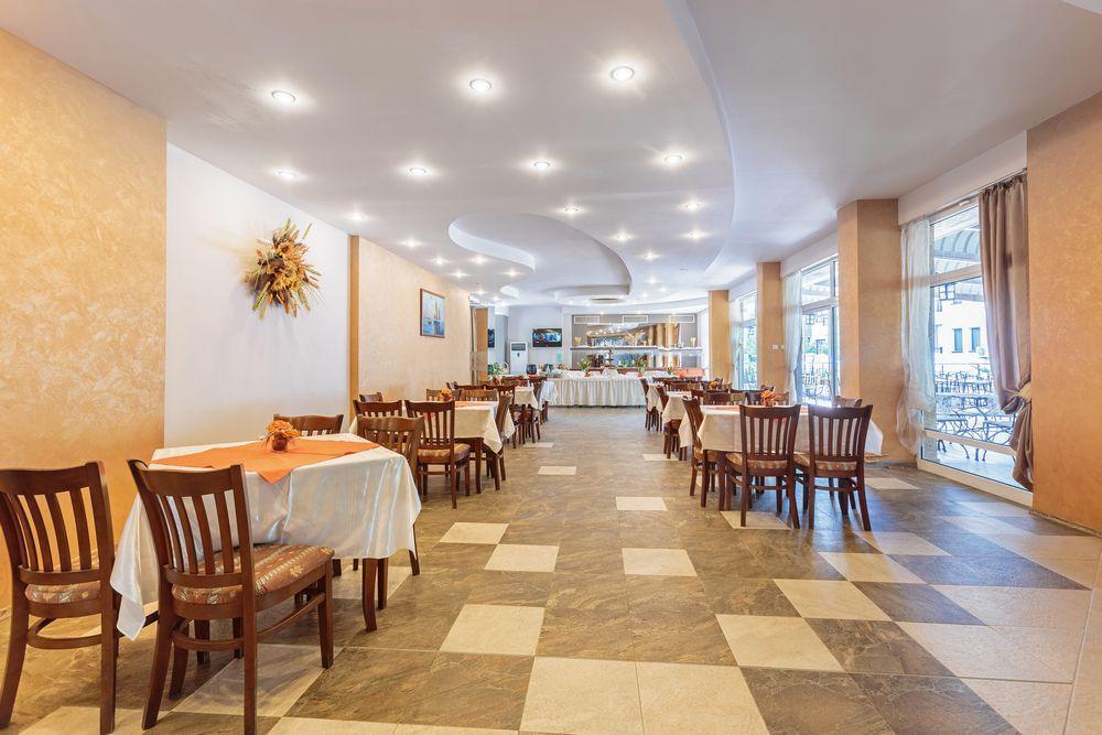 restaurant cafeteria
