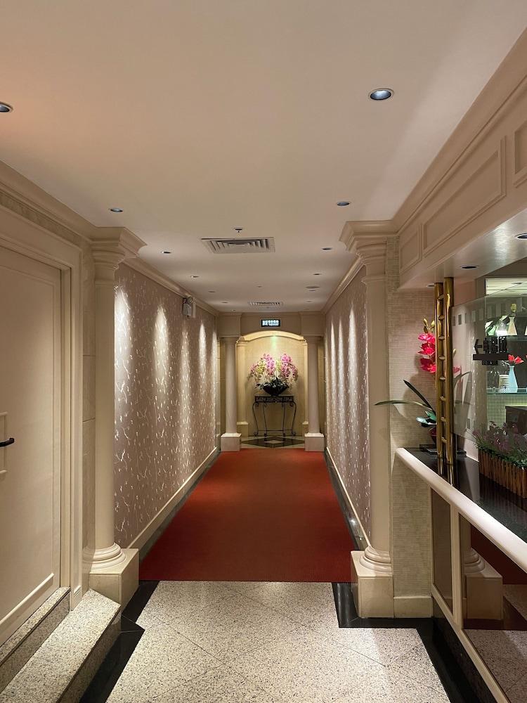 lobby