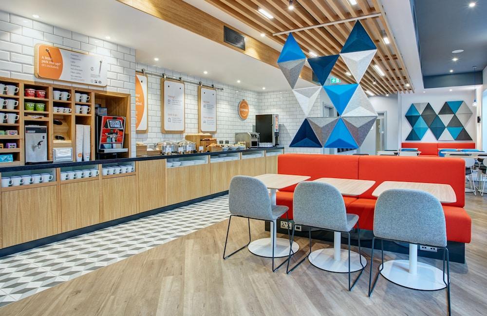 restaurant cafeteria