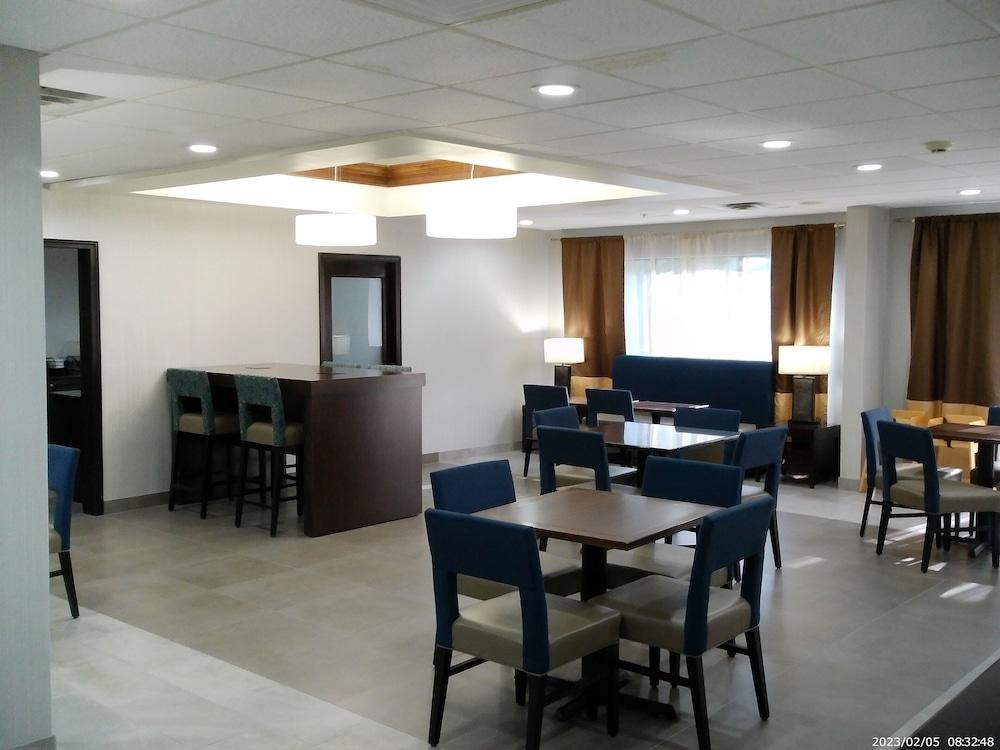 restaurant cafeteria