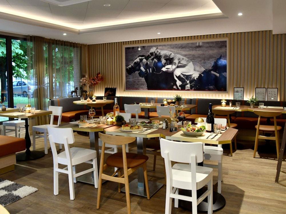 restaurant cafeteria