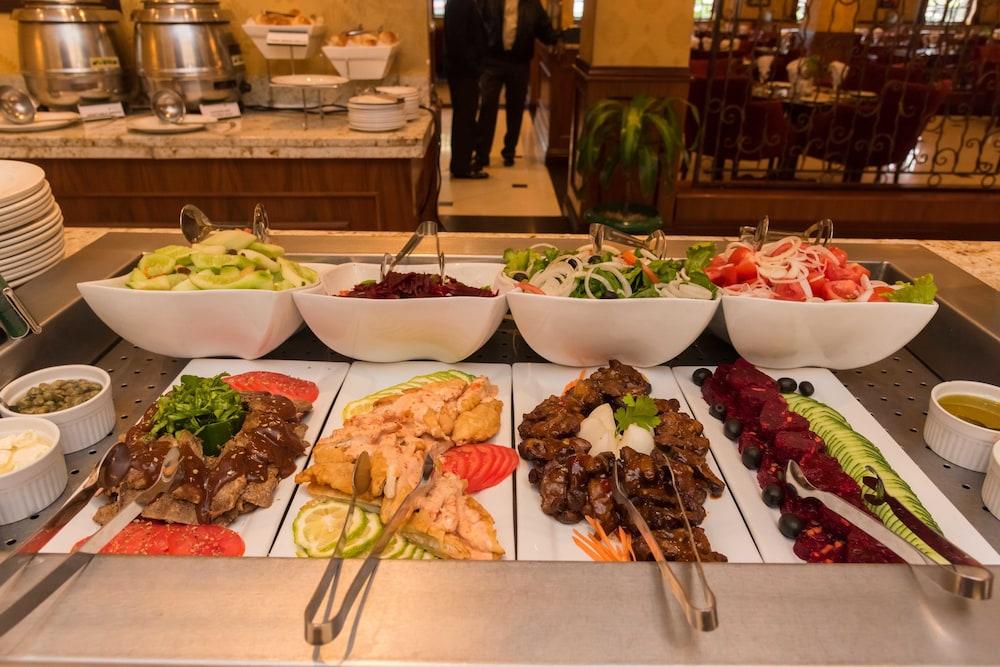 restaurant cafeteria