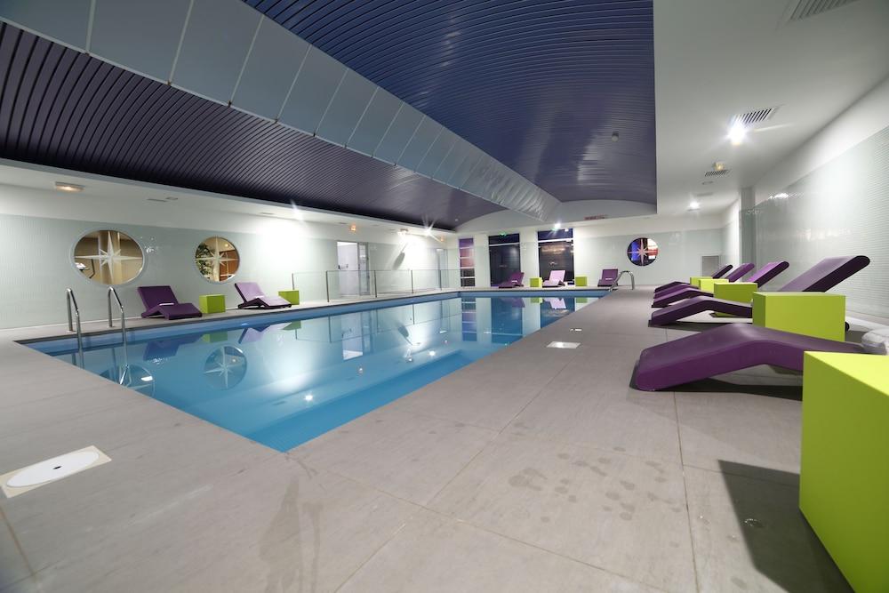swimming pool spa