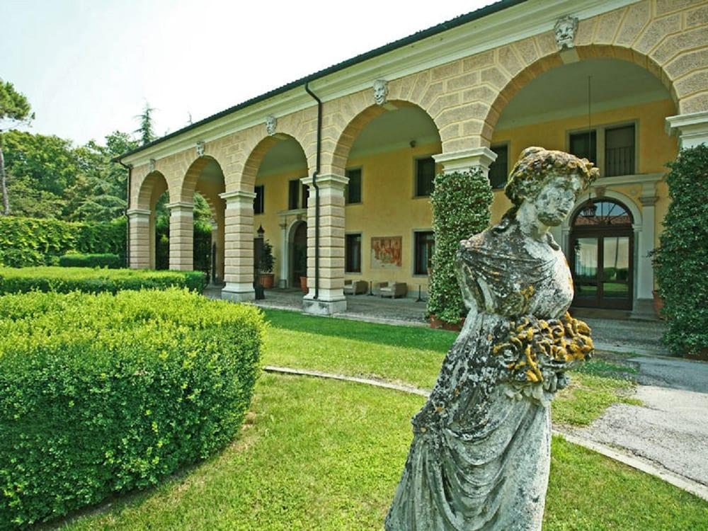 surroundings