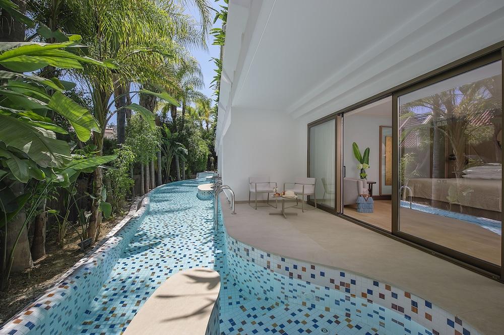 swimming pool spa