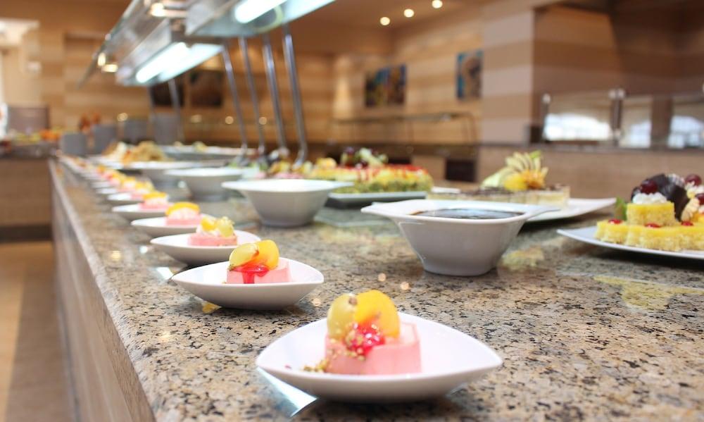 restaurant cafeteria