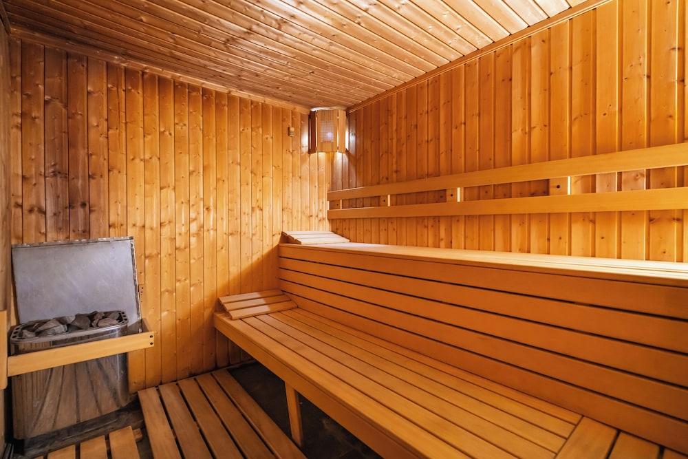 swimming pool spa