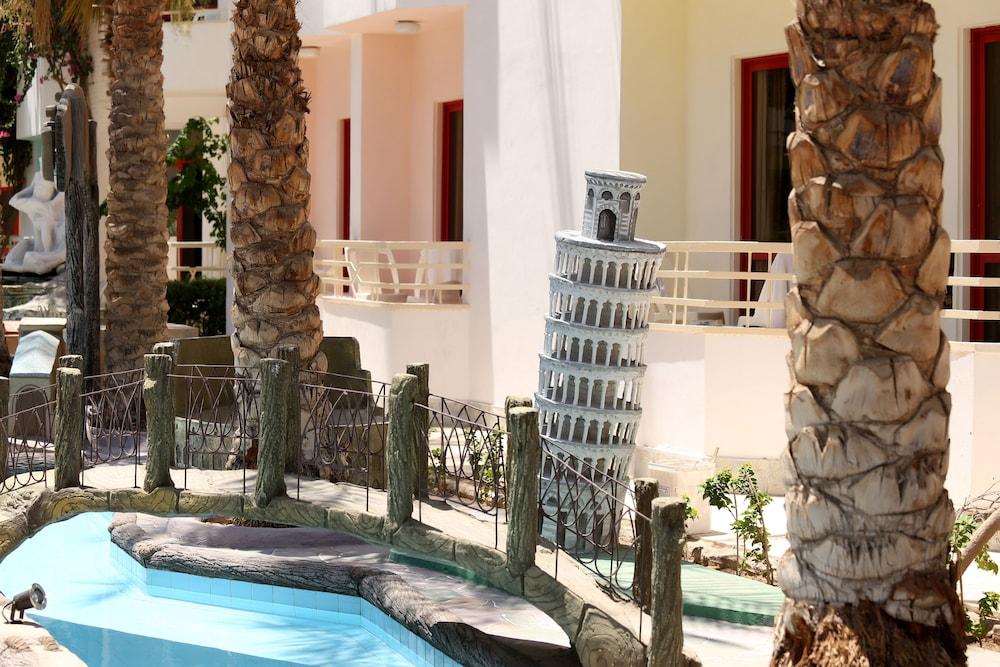 swimming pool spa