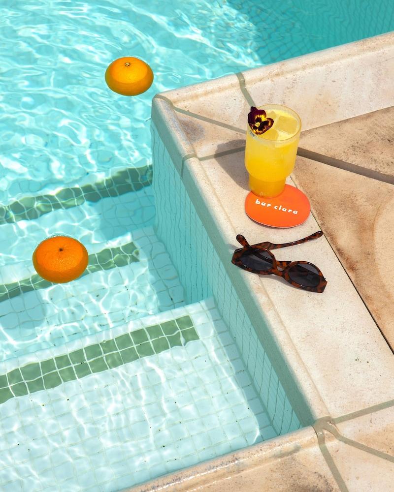 swimming pool spa