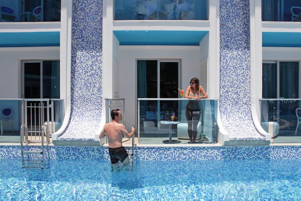 swimming pool spa