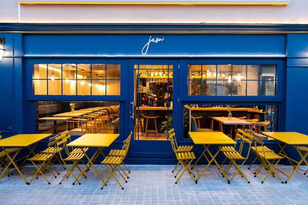 restaurant cafeteria