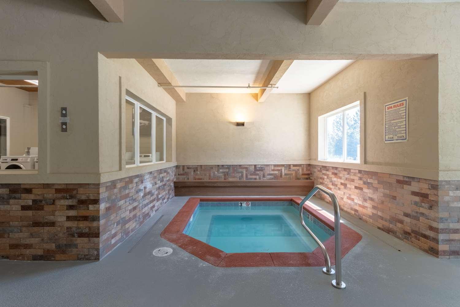 swimming pool spa