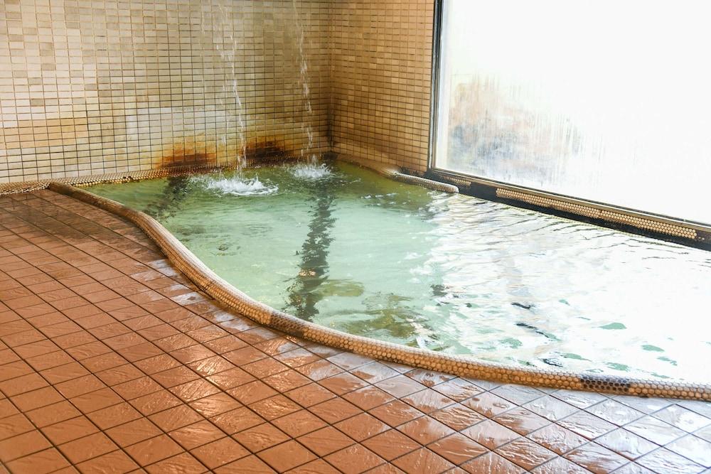 swimming pool spa