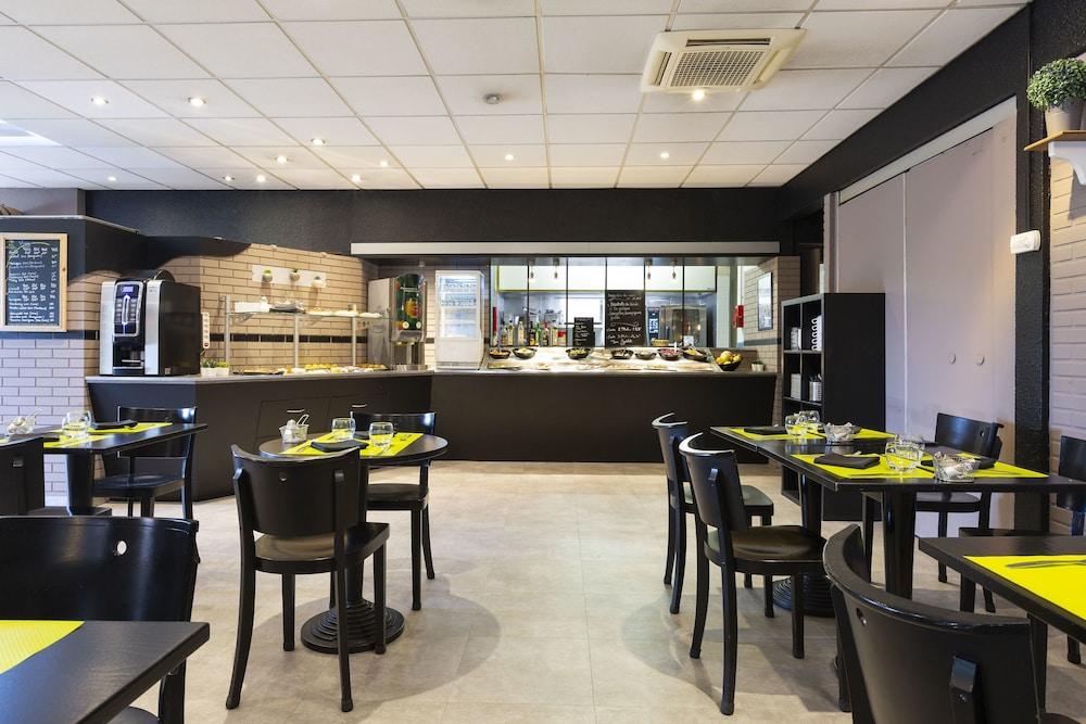 restaurant cafeteria