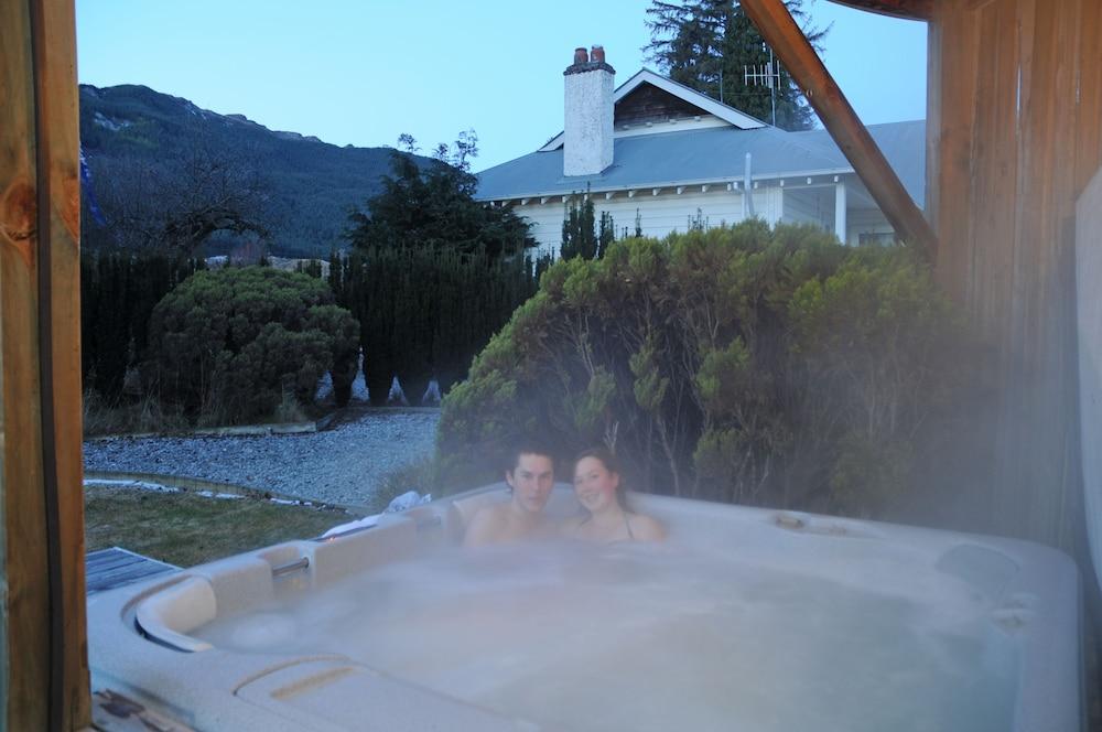 swimming pool spa