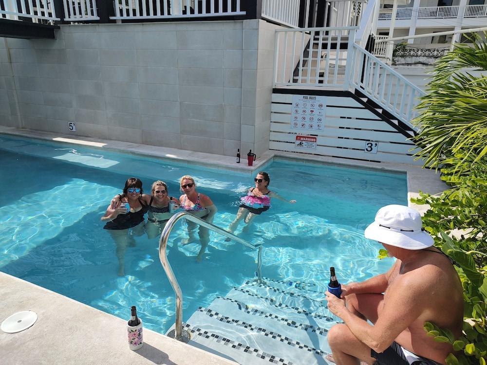 swimming pool spa