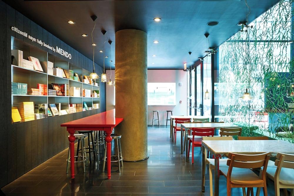 restaurant cafeteria